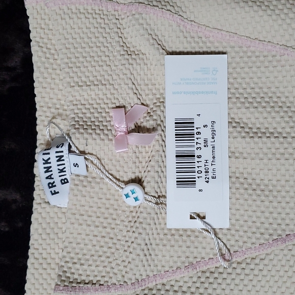 Victoria Secret - Picture 2 of 7